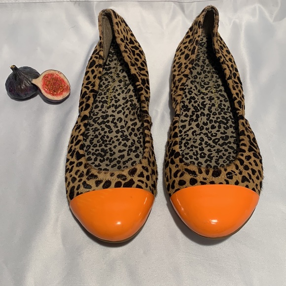 Jessica Simpson Leopard Print Flats - Picture 2 of 5